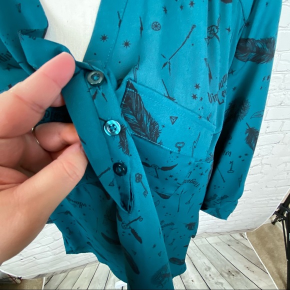 Torrid NWT Teal Harry Potter Blouse - Picture 3 of 8